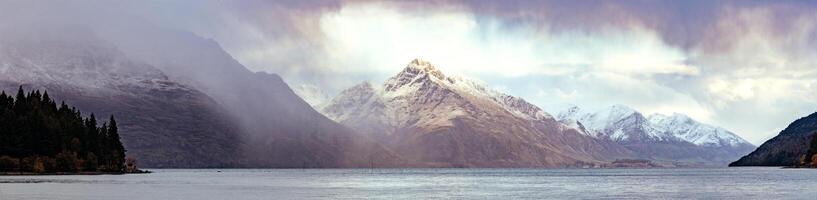 hermosa panorama ver de lago wakatipu uno de más popular de viaje destino de queentown Southland nuevo Zelanda foto