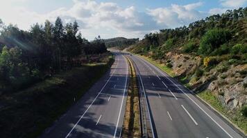 tráfego dentro rodovia aéreo Visão video