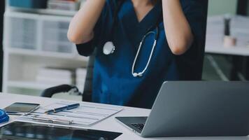 Medicine doctor consultant explaining to patient about problem diagnosis. video