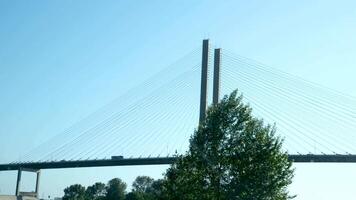 Nouveau pattullo pont surrey et Nouveau Westminster fournir important améliorations pour toutes les personnes qui les usages pont, comprenant gens qui conduire, cycle ou marcher, comme bien comme les communautés sur tous les deux côtés de pont video