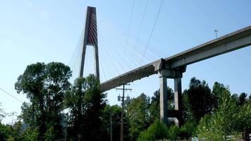 skytrain brug in nieuw Westminster en Surrey, groter Vancouver, Brits Colombia, Canada. zonsondergang lucht. brownsville bar park. video