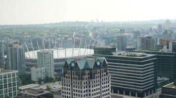 vancouver, antes de Cristo Canadá con vista a céntrico Vancouver desde parte superior de Vancouver giratorio restaurante durante puesta de sol en verano video