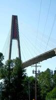 skytrain ponte dentro Novo Westminster e Surrey, maior Vancouver, britânico Colômbia, Canadá. pôr do sol céu. brownsville Barra parque. video