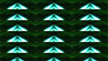 driehoekig patroon met lichtgevend lijnen. beweging. caleidoscopisch patroon van driehoeken glinsterende met neon kleuren. herhalen patroon van driehoeken en lijnen video