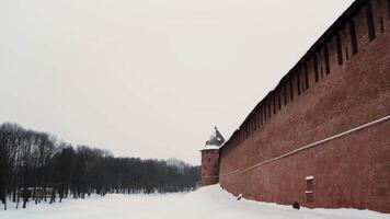 panoramico Visualizza di kolomna paesaggio urbano con architettonico insieme di antico Cremlino nel inverno, Russia. concetto. concetto di storia e architettura. video