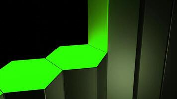 3d verticale vert bars de hexagonal forme en hausse en haut un par un sur une noir arrière-plan, sans couture boucle. conception. visualisation de 3d graphique. video