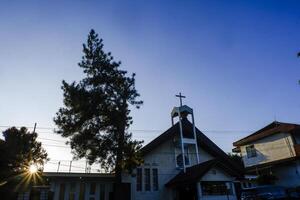 de madera Iglesia campanario para orar cristiano personas foto