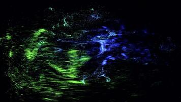 abstrakt drei Grün Silhouetten, Grün Emblem gebildet von ein Wolke von klein bunt Partikel Das fliegen im ein Kreis auf schwarz Hintergrund. Animation. Verbindung, Netzwerk und Technologien Konzept. video