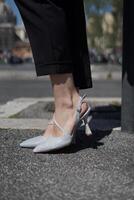 elegante plata Zapatos para negocio mujer foto