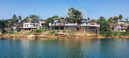 rural limo casa de tribal personas de rangamati kaptai lago en chittagong foto