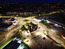 aéreo noche ver de iluminado sofá ciudad centro, Inglaterra unido Reino. abril 30, 2024 foto