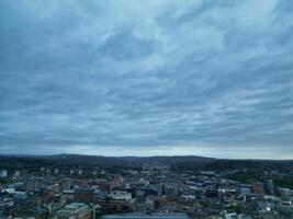 hermosa aéreo ver de Sheffield ciudad centrar a sólo después puesta de sol. Inglaterra unido Reino. abril 29, 2024 foto