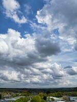 aéreo ver de grapadora campo paisaje de británico pueblo Nottingham, Inglaterra Reino Unido. abril 26 2024 foto