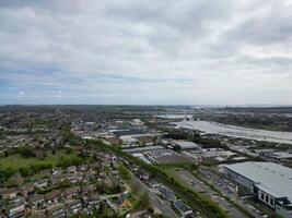 aéreo ver de residencial distrito de caminado pueblo de rochester, Inglaterra unido Reino. abril 20, 2024 foto