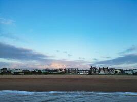 aéreo ver de walmer playa y mar ver durante amanecer, Kent, Inglaterra unido Reino. abril 21, 2024 foto