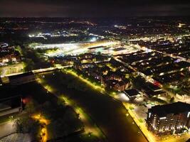 noche aéreo ver de iluminado histórico central Bedford ciudad de Inglaterra Reino Unido. abril 5to, 2024 foto