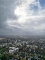 aéreo ver de elstree Londres ciudad de Inglaterra genial Bretaña durante nublado y Ventoso día. abril 4to, 2024 foto