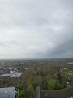 aéreo ver de elstree Londres ciudad de Inglaterra genial Bretaña durante nublado y Ventoso día. abril 4to, 2024 foto