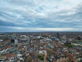 aéreo ver de edificios a central Leicester ciudad de Inglaterra unido Reino. abril 4to, 2024 foto