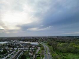 aéreo ver de Bedford ciudad de bedfordshire, Inglaterra Reino Unido durante Ventoso y nublado día. abril 5to, 2024 foto