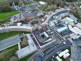 alto ángulo ver de campo de liebre pueblo Londres, puente ux, Inglaterra. unido Reino durante puesta de sol. abril tercero, 2024 foto