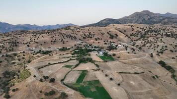 aéreo ver de hermosa paisaje y colinas a Kurdistán, Irak. agosto tercero, 2023 foto