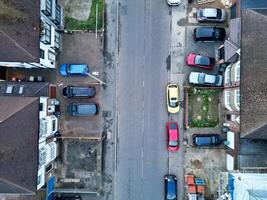 aéreo ver de residencial inmuebles a lutón ciudad de Inglaterra durante puesta de sol. unido Reino. marzo 17, 2024 foto