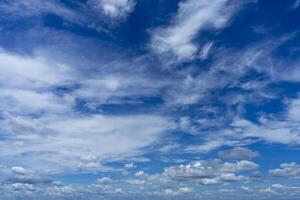 nube blanca en el cielo foto