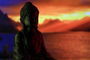 Buda purnima y vesak día concepto, Buda estatua con bajo llave ligero en contra hermosa y vistoso antecedentes. meditación foto