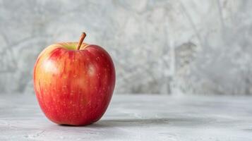 rojo Fresco sano manzana en un mesa simboliza nutrición y orgánico comida opciones foto