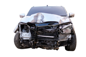 davanti di grigio o bronzo pick-up auto ottenere danneggiato di incidente su il strada. danneggiato macchine dopo collisione. isolato su trasparente sfondo, file png