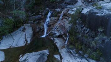 waterval luchtfoto video