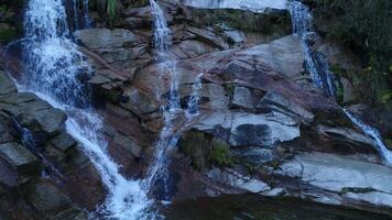 waterval luchtfoto video