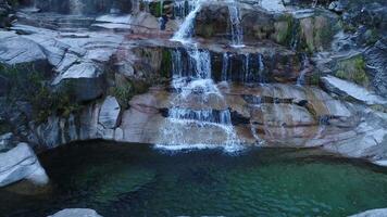 vue aérienne de la cascade video