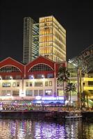 Singapur, 2024 - vistoso de Clarke muelle en céntrico Singapur a noche foto