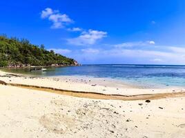 impresionante panorama de playa de alta resolución tomado en las islas paradisíacas seychelles foto