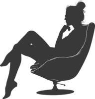 silueta mujer sentado en el silla negro color solamente vector