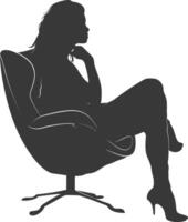 silueta mujer sentado en el silla negro color solamente vector