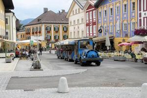 mondsee en austríaco en julio 2010. un ver de el pueblo de mondsee foto