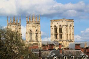 un ver de York catedral en un soleado primavera día foto