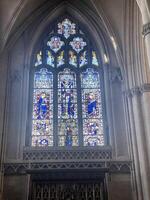 York en el Reino Unido en 30 marzo 2024. un ver de un manchado vaso ventana en York catedral foto