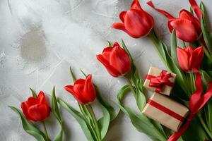 rojo tulipanes y regalo caja scrapbooking antecedentes con texto espacio foto