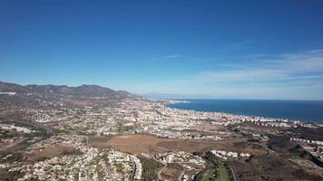 mijas pueblo bianca montagna villaggio nel malaga, andalusia, Spagna - aereo 4k video