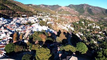 mijas pueblo wit berg dorp in Malaga, Andalusië, Spanje - antenne 4k video