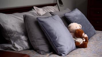 Two Teddy bears on the double luxuries bed. Copy space. video