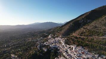 mijas pueblo vit berg by i Malaga, andalusien, Spanien - antenn 4k video