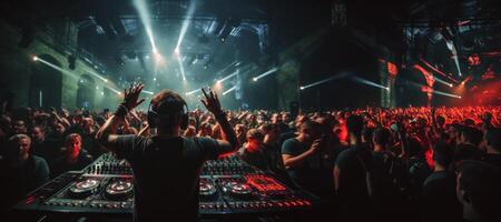 ai generado DJ en contra el fondo de un enorme concierto salón bandera generativo ai foto