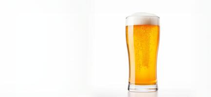 ai generado vaso de cerveza en blanco antecedentes generativo ai foto