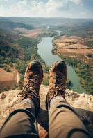 viajeros pies en el rocas foto