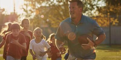 entrenador trenes niños en americano fútbol americano foto